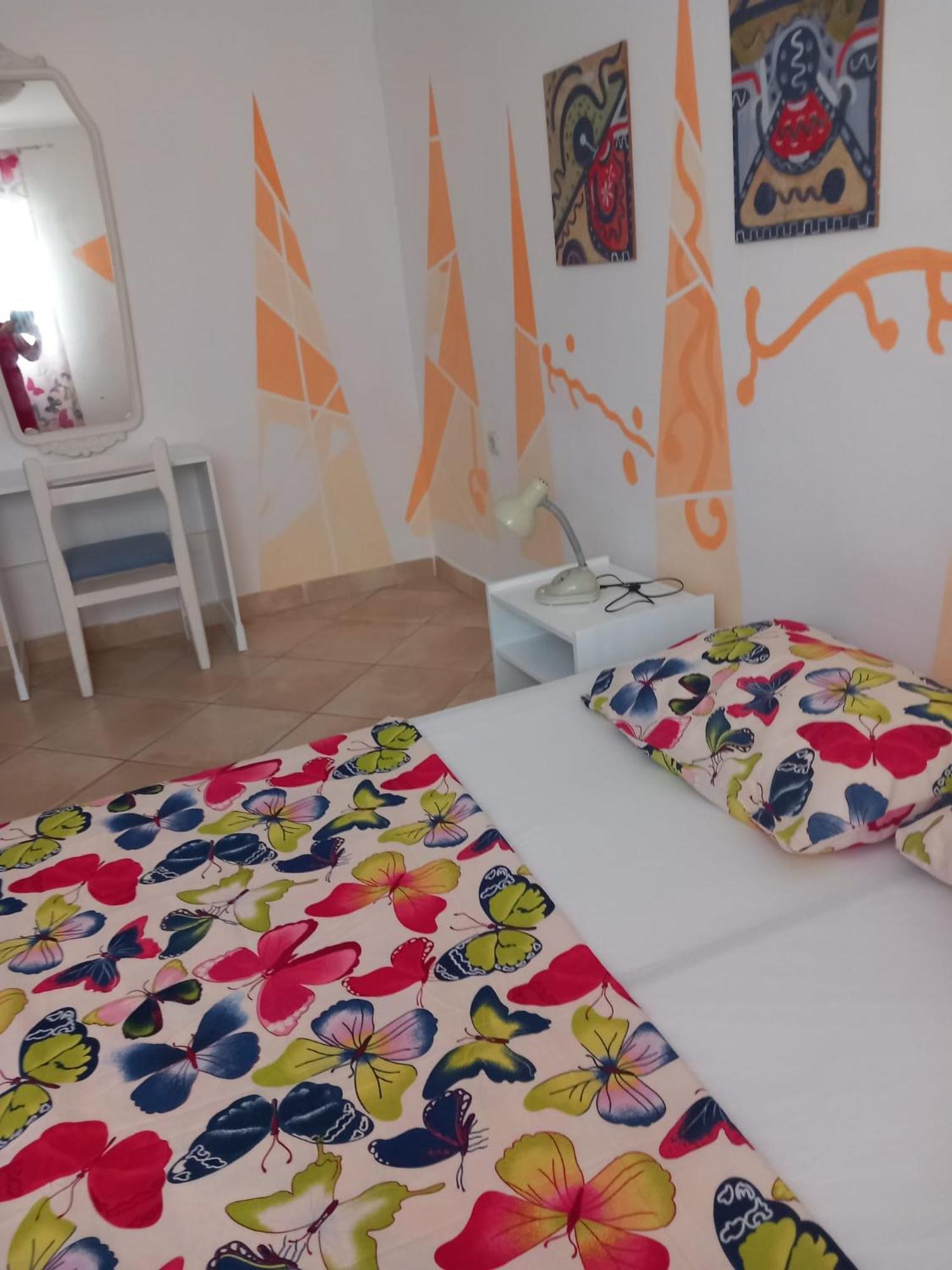 Karin Apartmani Hani Gornji Karin Eksteriør bilde